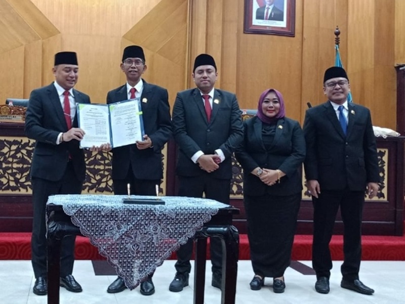 Raperda RAPBD Surabaya Tahun 2026 Disepakati Dalam Rapat Paripurna Tepat Di Hari Pahlawan